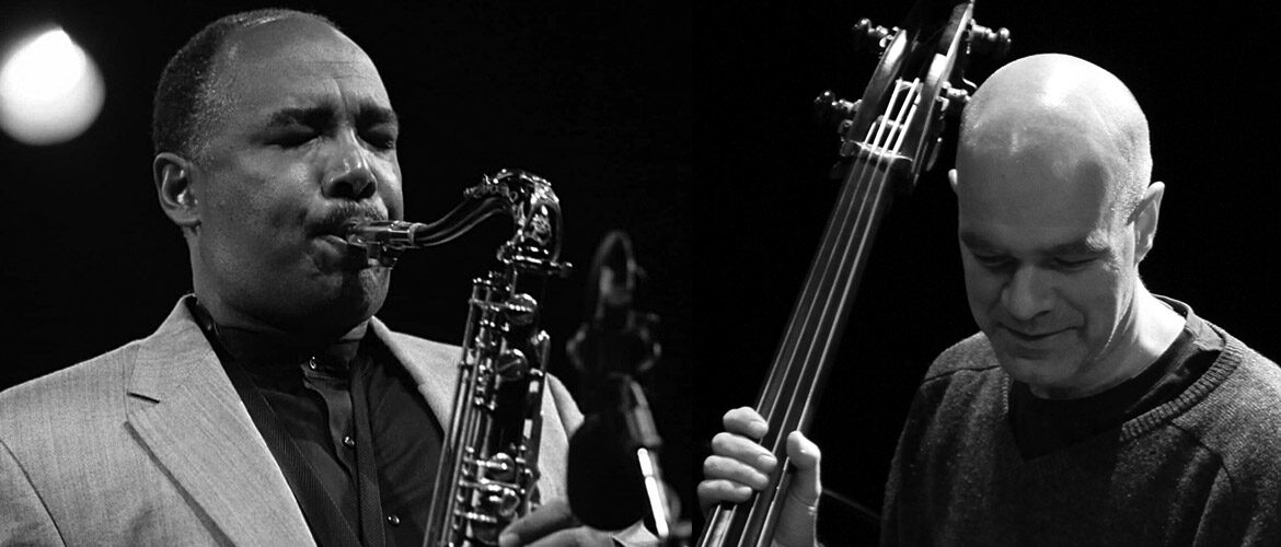 Joris Teepe portrait with double bass