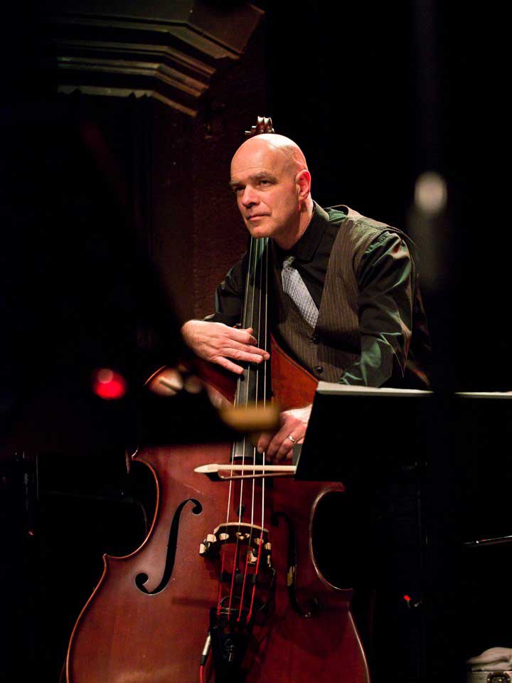 Joris Teepe on stage
